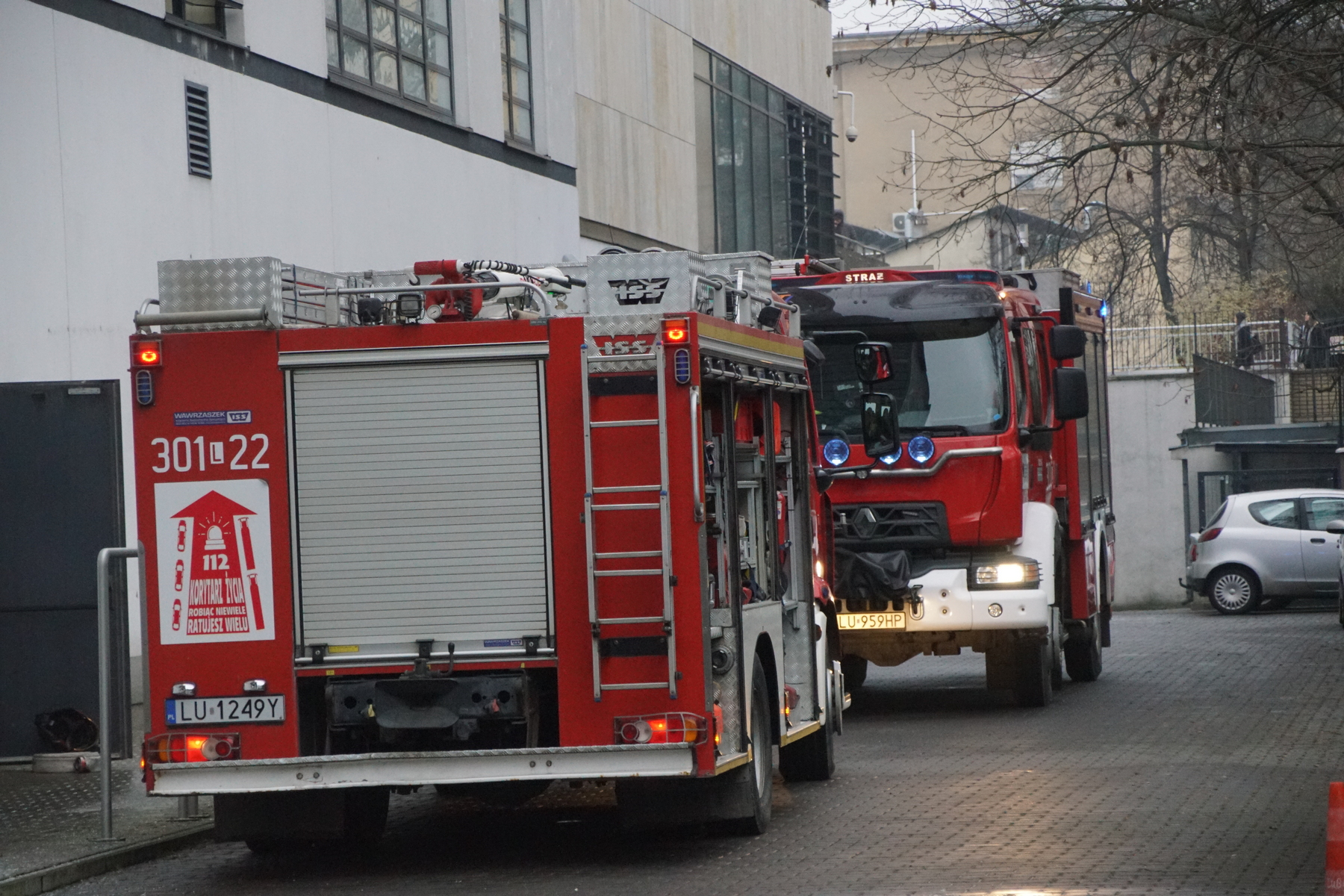 Około 200 osób ewakuowanych z centrum handlowego, na miejscu działało 5 zastępów straży pożarnej (zdjęcia)