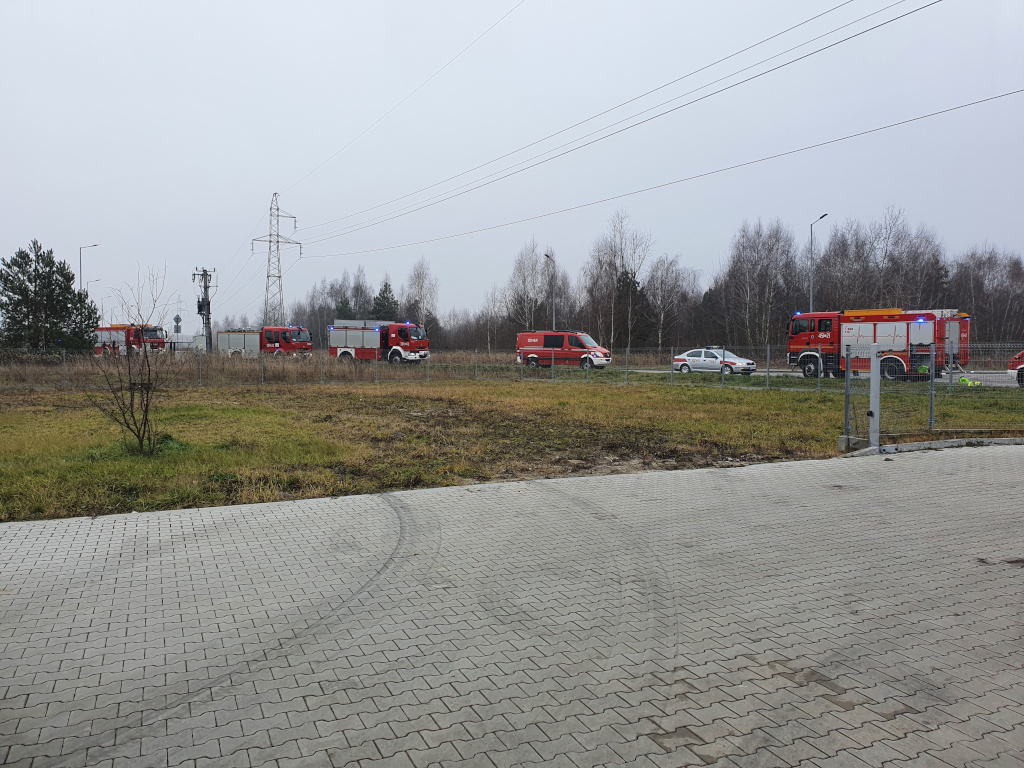 Strażacy otrzymali zgłoszenie o wycieku azotu. Interweniowała Specjalistyczna Grupa Ratownictwa Chemiczno-Ekologicznego z Lublina (zdjęcia)