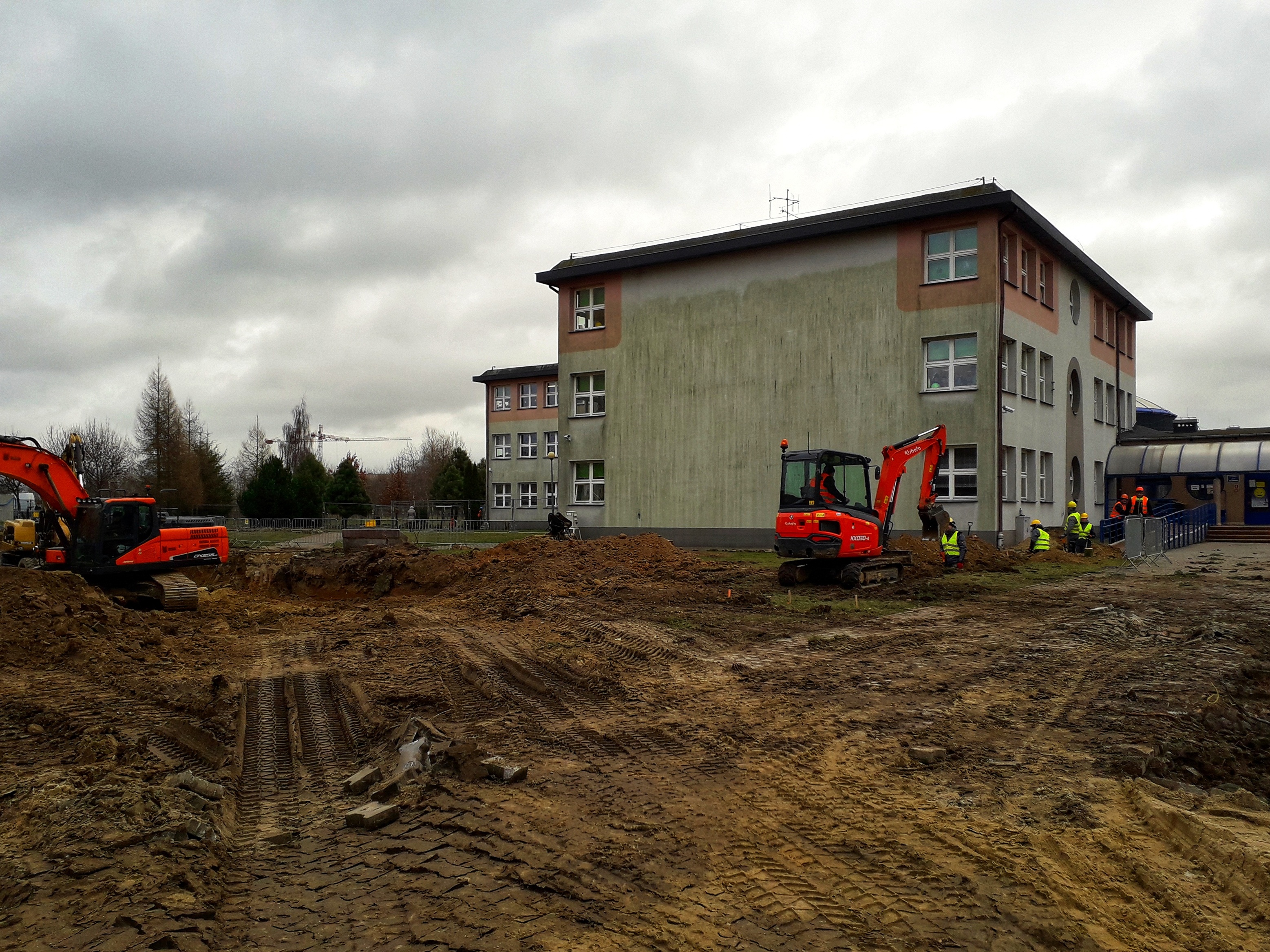 Rozpoczęła się rozbudowa szkoły na Felinie. Koszt inwestycji to ponad 20 mln złotych (zdjęcia)