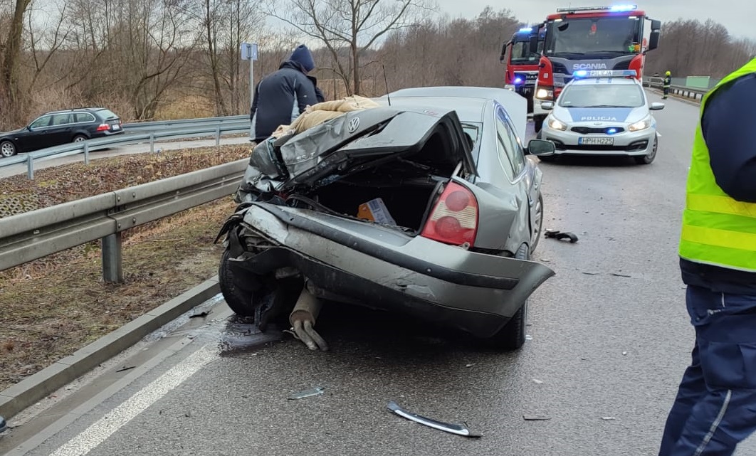 Wypadek przy moście w Kamieniu. Trasa na Mazowsze zablokowana (zdjęcia)