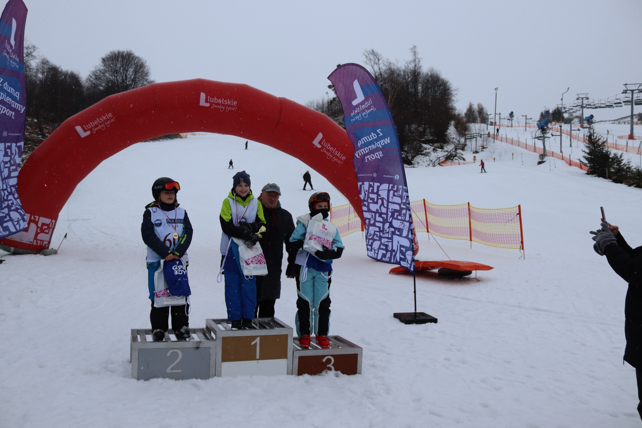 Młodzi narciarze stanęli do rywalizacji o Puchar Marszałka Województwa Lubelskiego (zdjęcia)