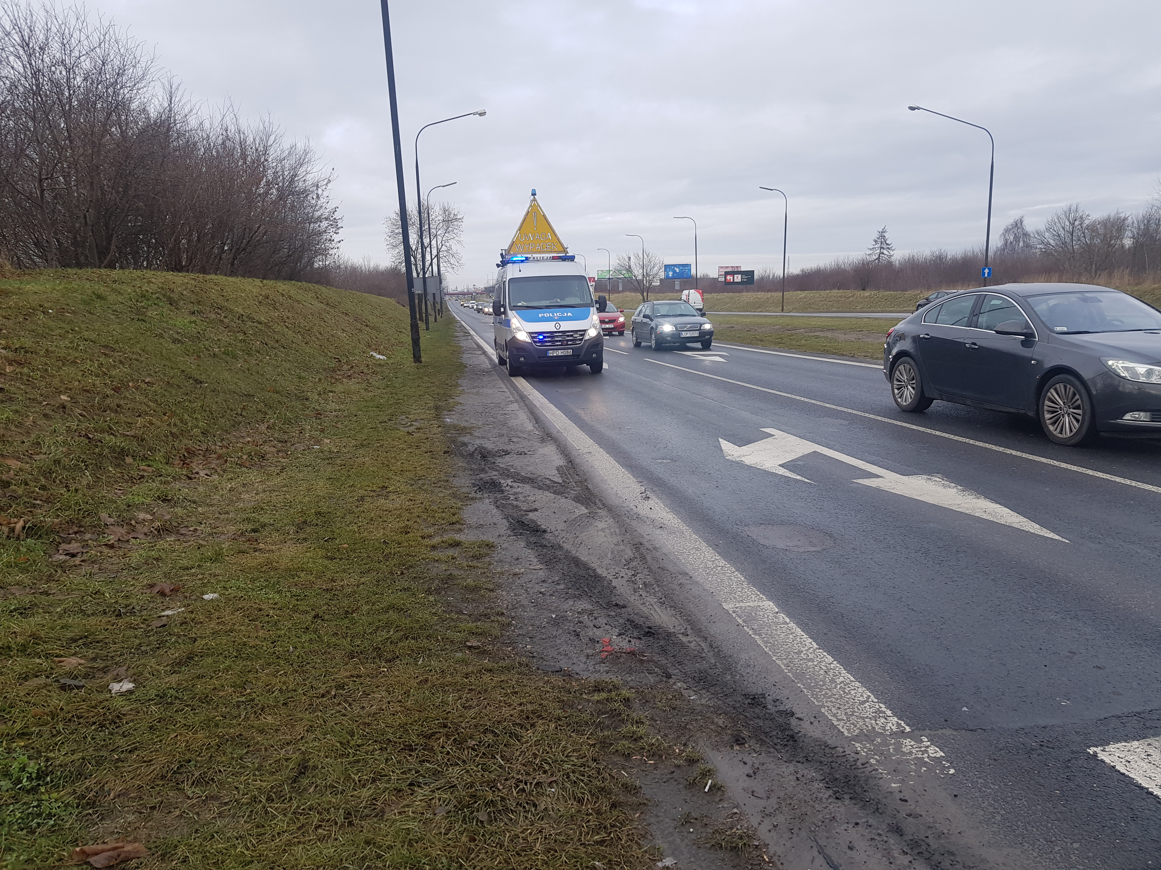 Groźny wypadek na Felinie. Utrudnienia z przejazdem na wyjeździe z Lublina (zdjęcia)
