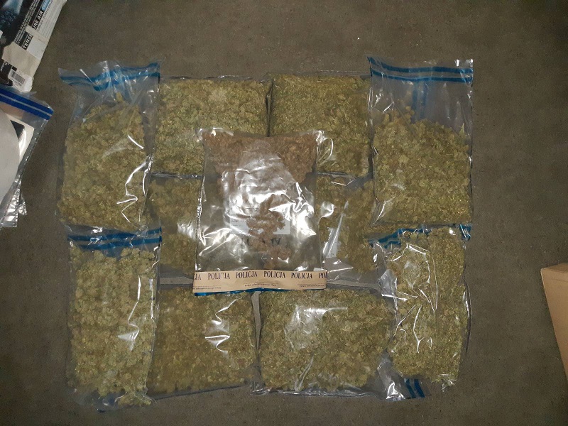 Policjanci z Lublina i Łodzi przejęli ponad 4,5 kilograma marihuany (zdjęcia)