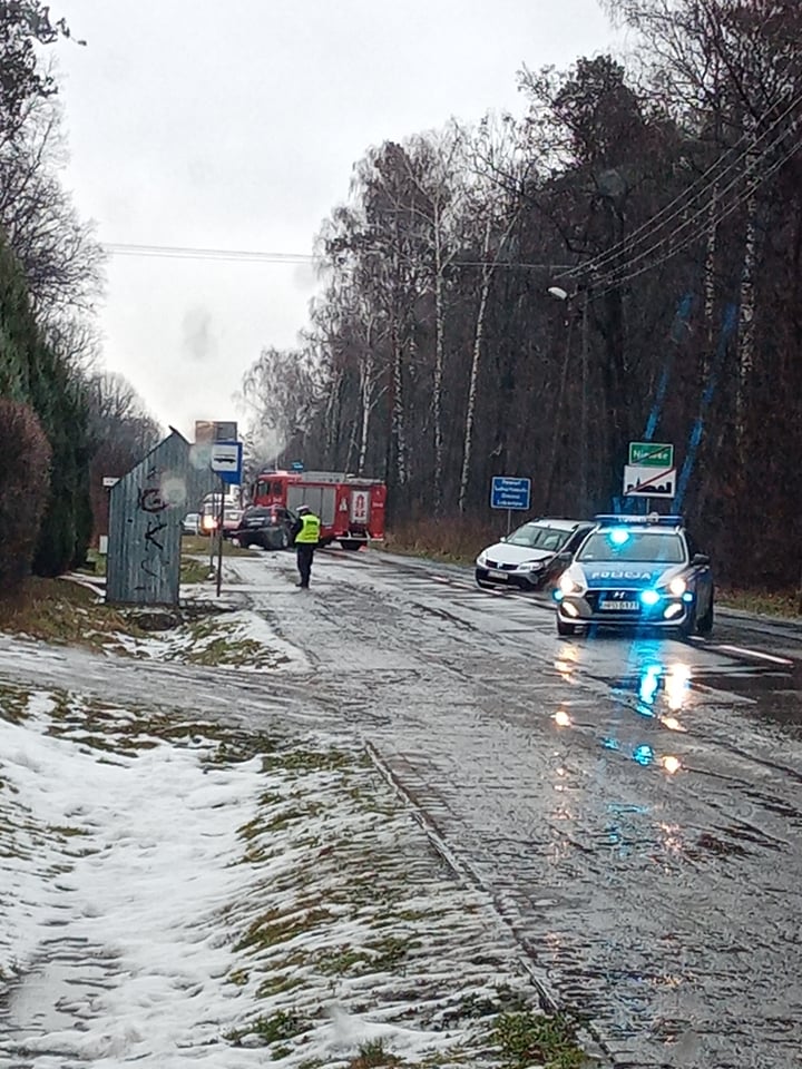 Wypadek na trasie Niemce – Jawidz. Droga jest zablokowana (zdjęcia)