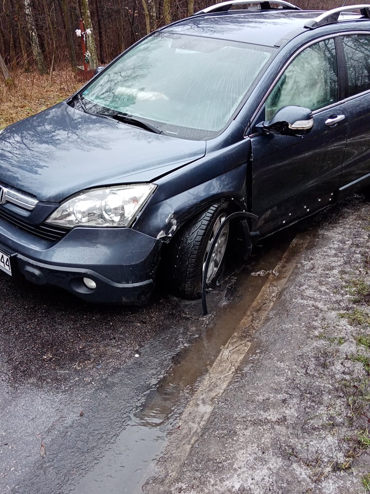 Wypadek na trasie Niemce – Jawidz. Droga jest zablokowana (zdjęcia)