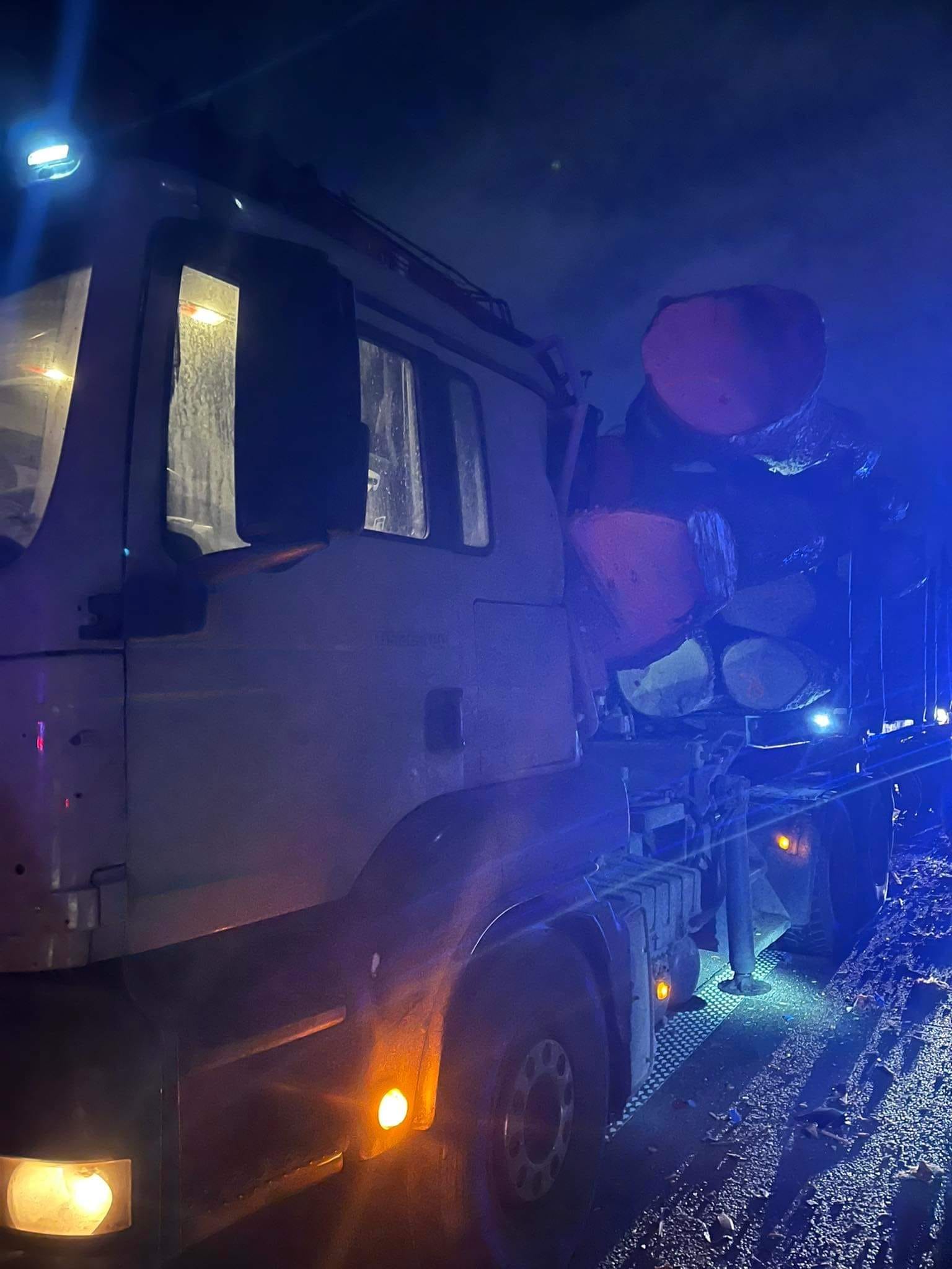 Nocne zderzenie ciężarówek na drodze S17 (zdjęcia)