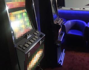 Nielegalne automaty do gier hazardowych zarekwirowane, zatrzymano dwie kobiety (zdjęcia)