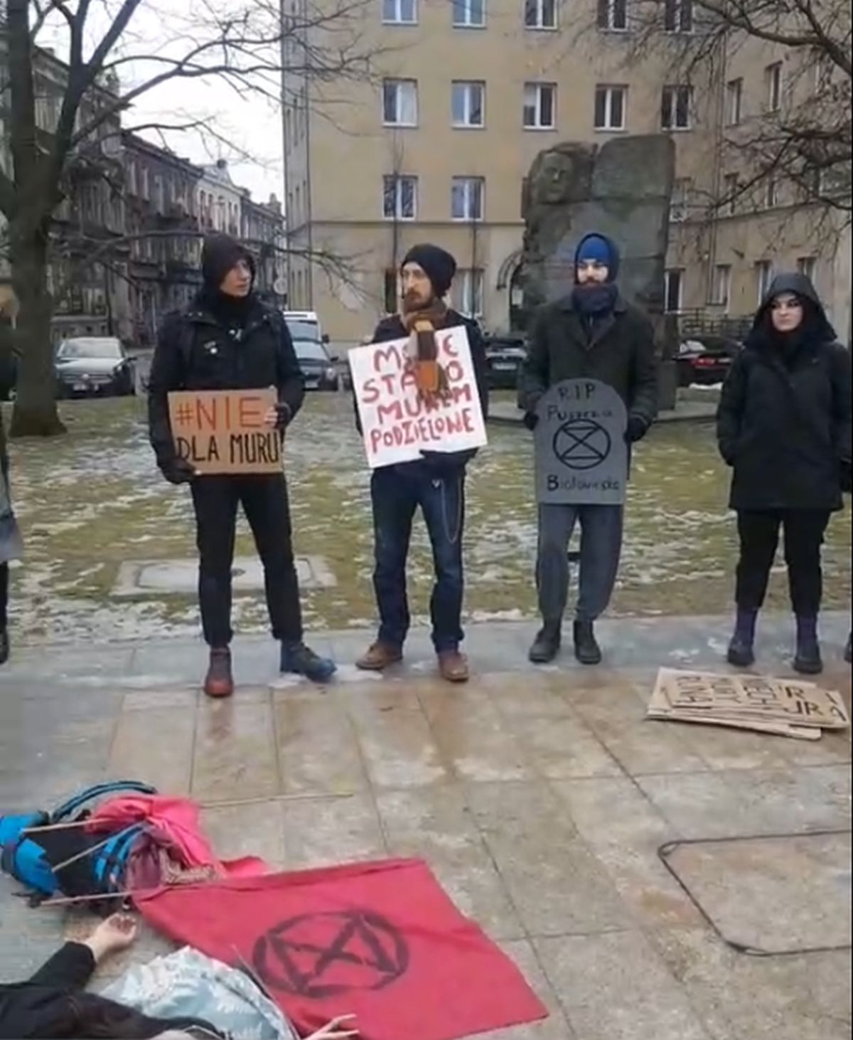 Protestowali przeciwko budowie zapory na granicy polsko-białoruskiej. Chodzi o jej wpływ na środowisko (zdjęcia)