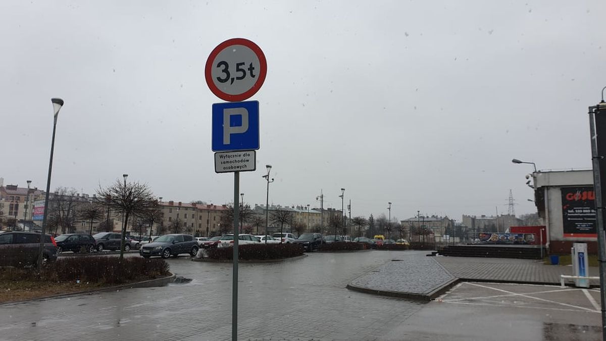 Koniec bezpłatnego parkowania pod Aqua Lublin. Wszystko w „trosce o komfort klientów”