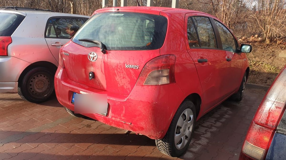 Na rondzie wjechał w toyotę. Uderzenie było delikatne, jednak może nawet trafić do więzienia (zdjęcia)