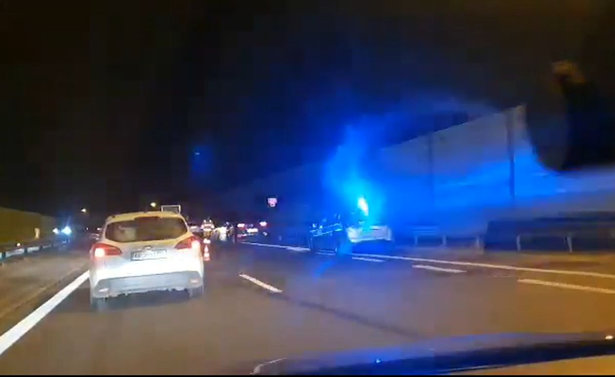 Zderzenie pięciu aut na trasie Lublin – Warszawa. Kierowcy utknęli w korku (zdjęcia)