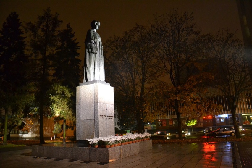 Lublin ma nowy zabytek. Jest nim pomnik odkrywczyni polonu i radu (zdjęcia)