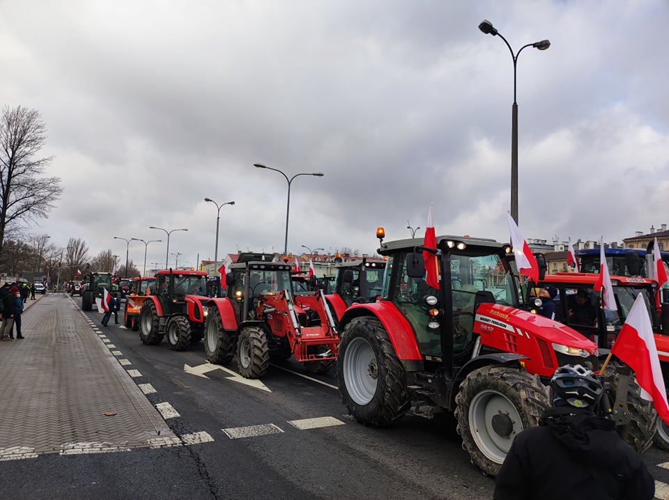 Rolnicy i przedsiębiorcy blokują Lublin. Trwa protest (wideo, zdjęcia) RELACJA NA ŻYWO