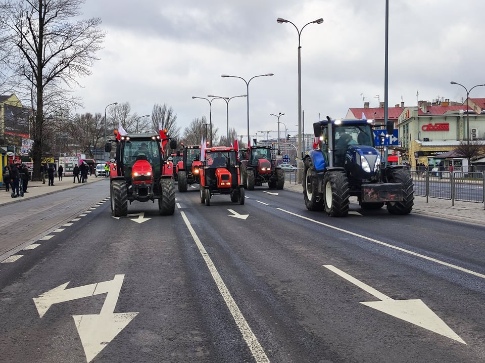 Rolnicy i przedsiębiorcy blokują Lublin. Trwa protest (wideo, zdjęcia) RELACJA NA ŻYWO