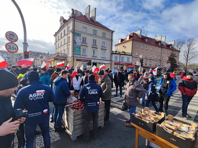 Rolnicy i przedsiębiorcy blokują Lublin. Trwa protest (wideo, zdjęcia) RELACJA NA ŻYWO