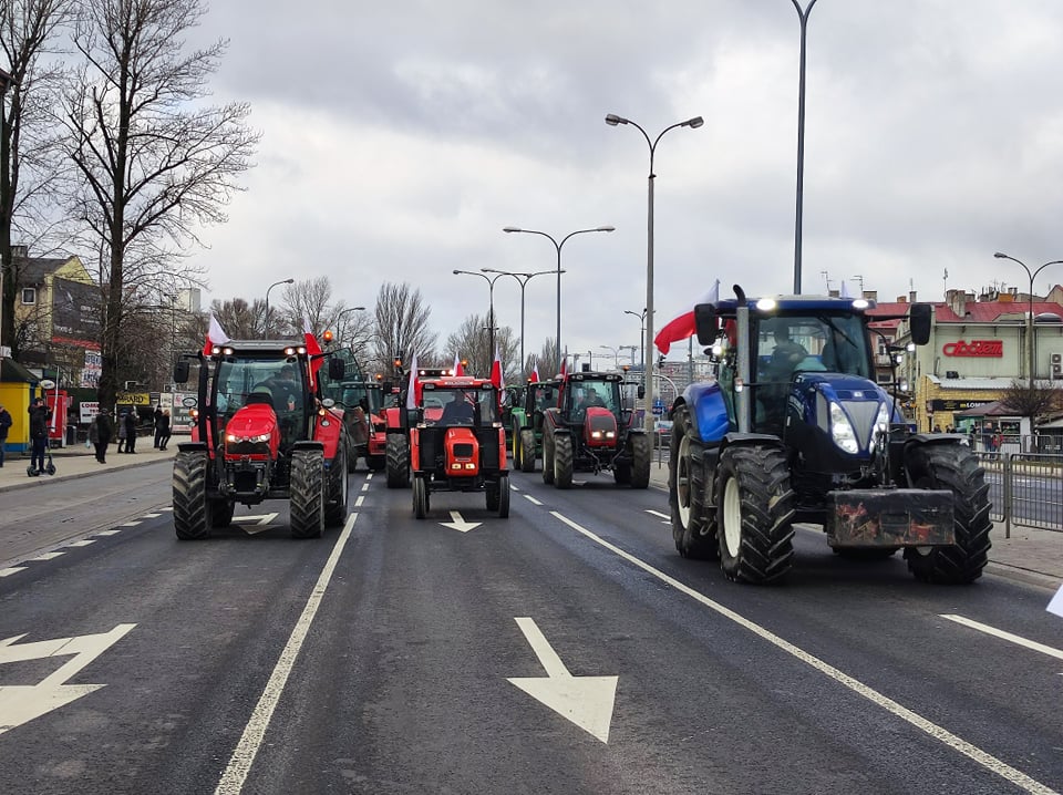 Rolnicy i przedsiębiorcy blokują Lublin. Trwa protest (wideo, zdjęcia) RELACJA NA ŻYWO