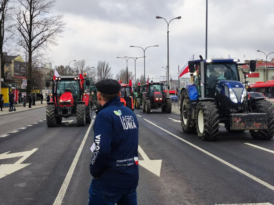Rolnicy i przedsiębiorcy blokują Lublin. Trwa protest (wideo, zdjęcia) RELACJA NA ŻYWO