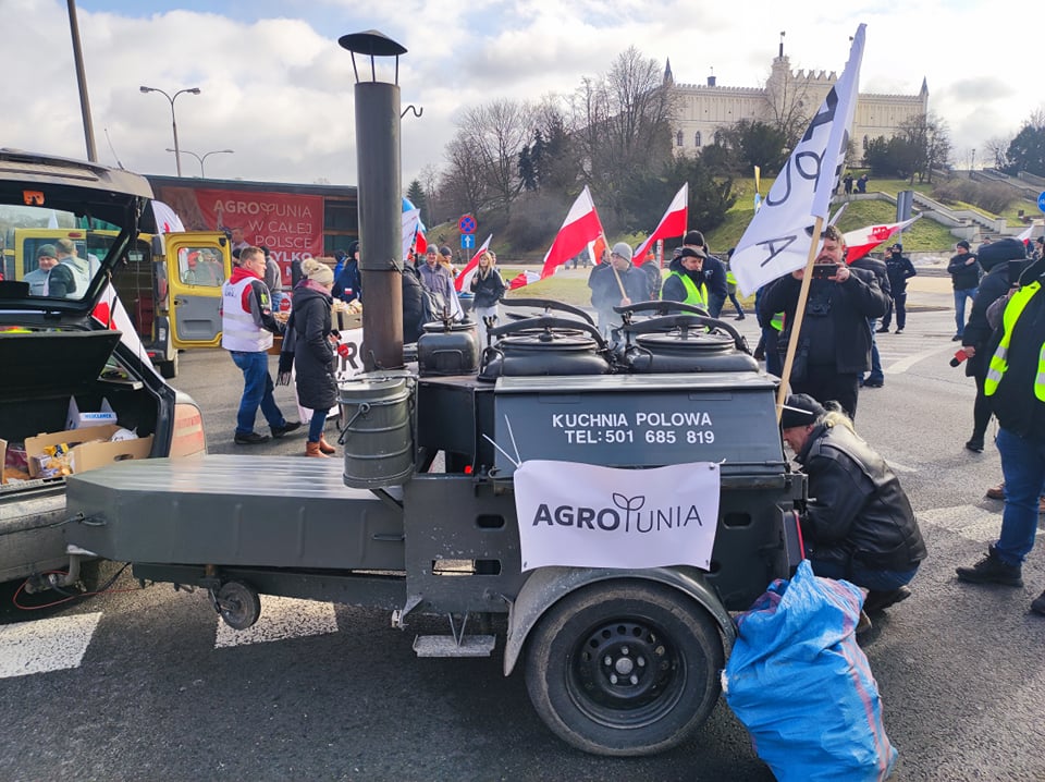 Rolnicy i przedsiębiorcy blokują Lublin. Trwa protest (wideo, zdjęcia) RELACJA NA ŻYWO