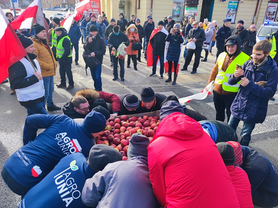 Rolnicy i przedsiębiorcy blokują Lublin. Trwa protest (wideo, zdjęcia) RELACJA NA ŻYWO