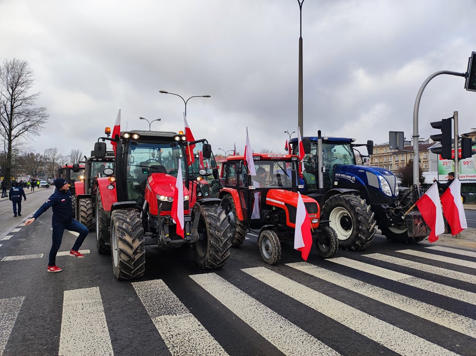 Rolnicy i przedsiębiorcy blokują Lublin. Trwa protest (wideo, zdjęcia) RELACJA NA ŻYWO