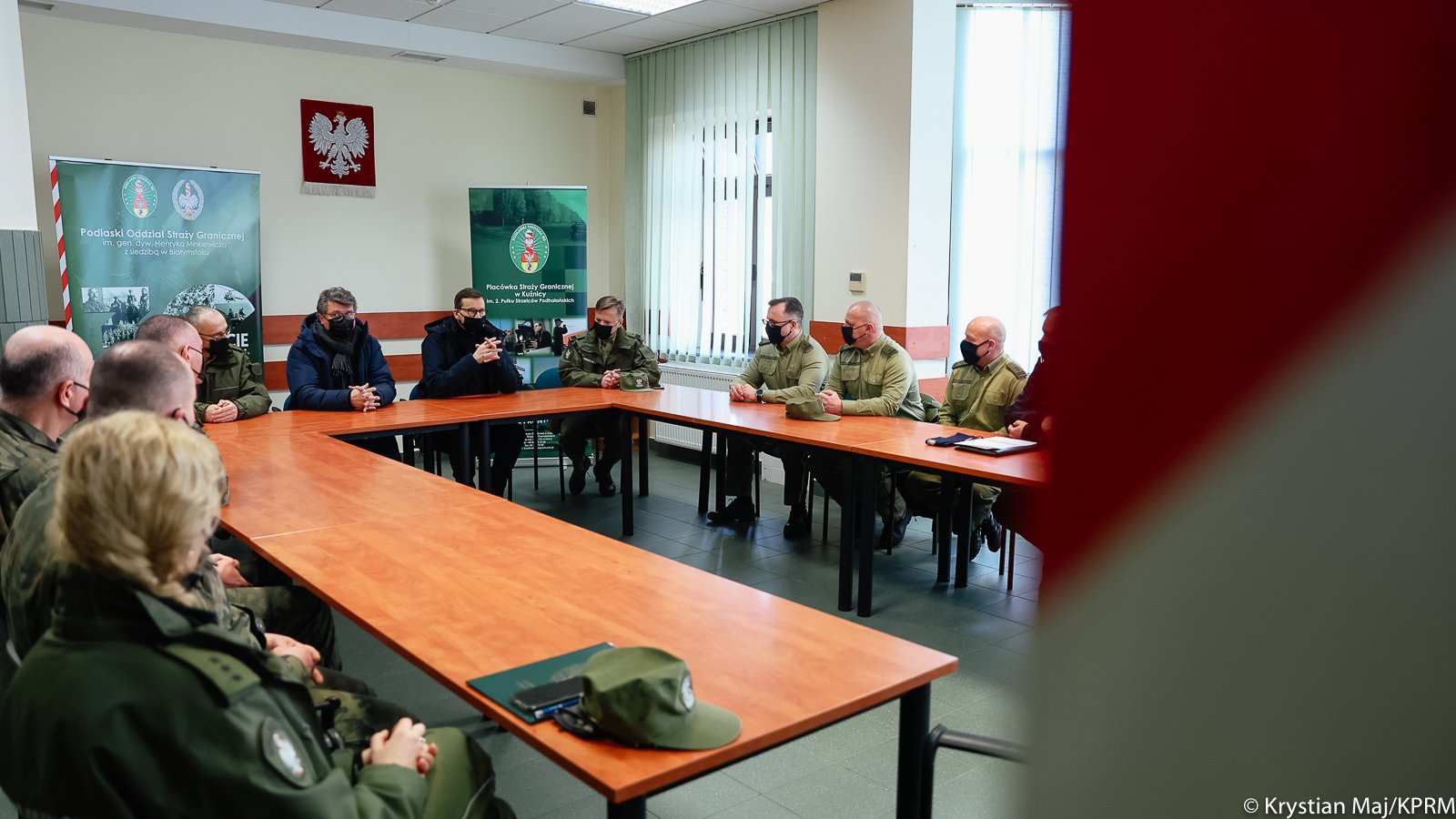 Premier wizytuje budowę zapory na granicy. „Stawiamy skuteczną zaporę, która będzie chronić wraz z całym systemem” (zdjęcia)