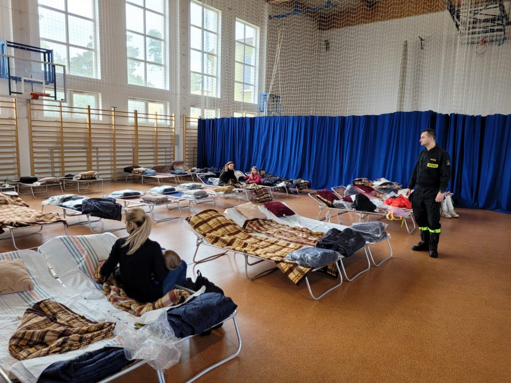 Strażacy z woj. lubelskiego pomagają uchodźcom z Ukrainy (zdjęcia)