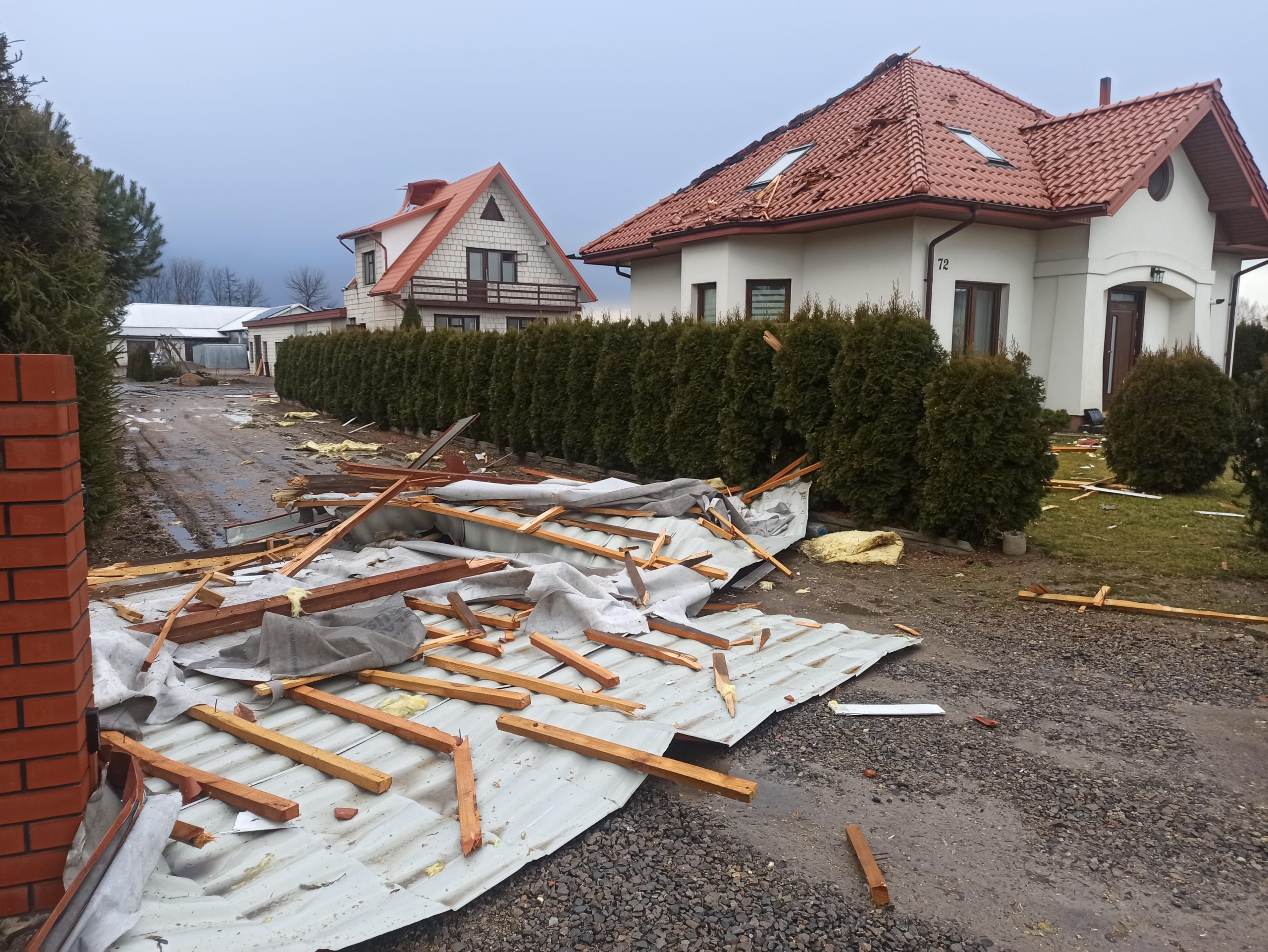 Parczewscy strażacy usuwali skutki załamania pogody (zdjęcia)