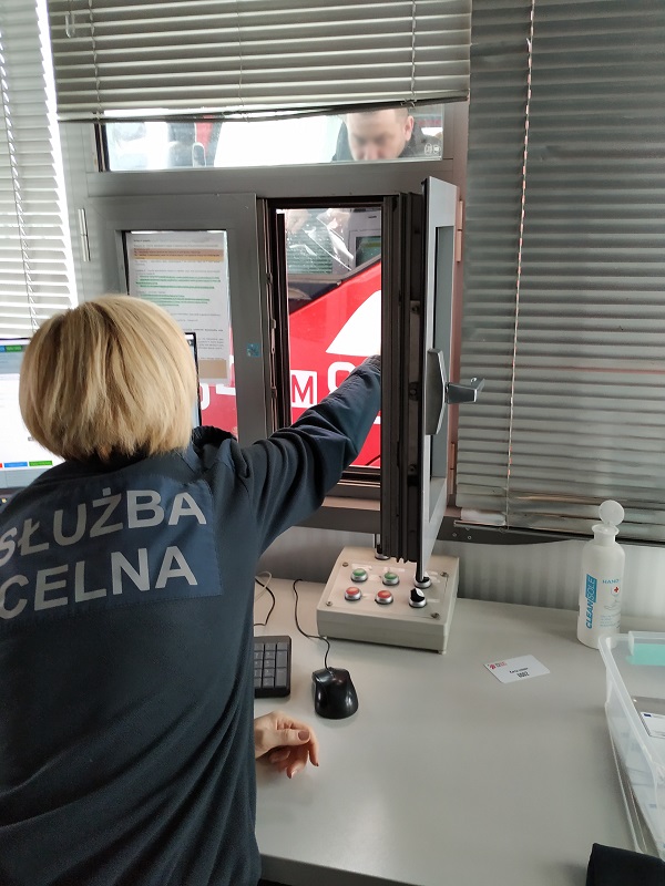 W Dorohusku odprawiono konwój 29 ciężarówek z pomocą humanitarną dla Ukrainy (zdjęcia)