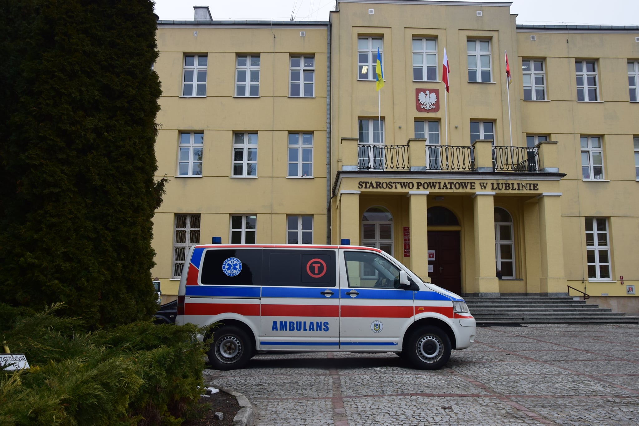 Kolejny ambulans z naszego regionu pojedzie na Ukrainę. Pojazd przekazał Powiat Lubelski (zdjęcia)