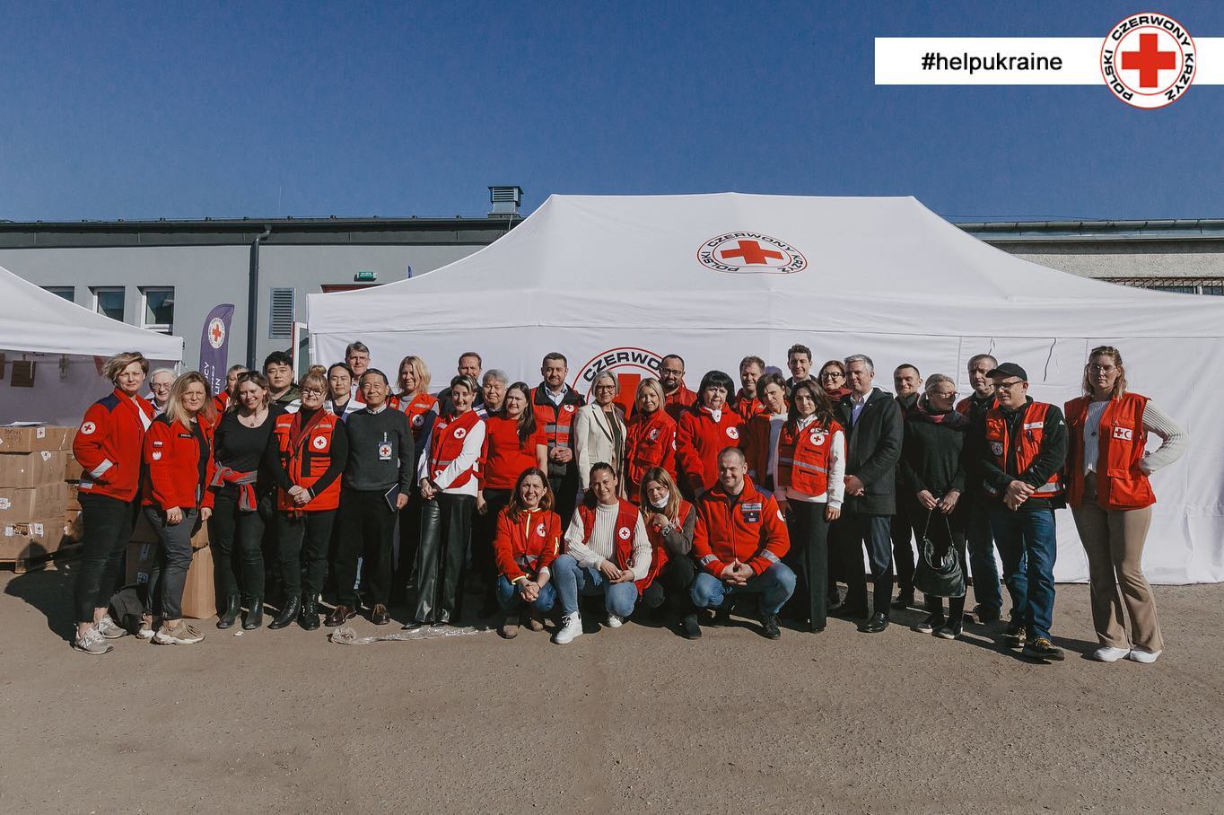 Przedstawiciele Czerwonego Krzyża z Japonii, Korei, Austrii i wielu innych krajów odwiedzili Lublin. Sprawdzali akcję pomocową dla Ukrainy (zdjęcia)