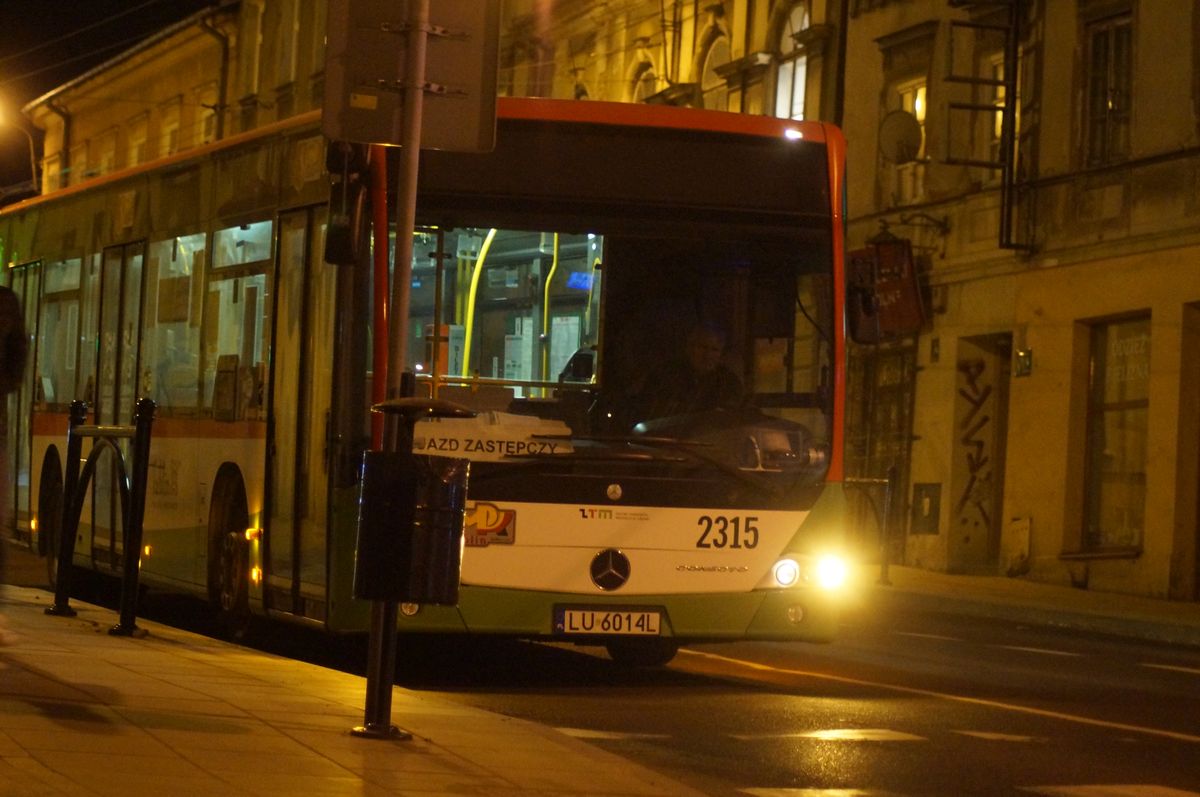 Wybuch gazu w kamienicy w centrum Lublina. Mieszkańcy ewakuowani, lokatorzy w szpitalu (zdjęcia)