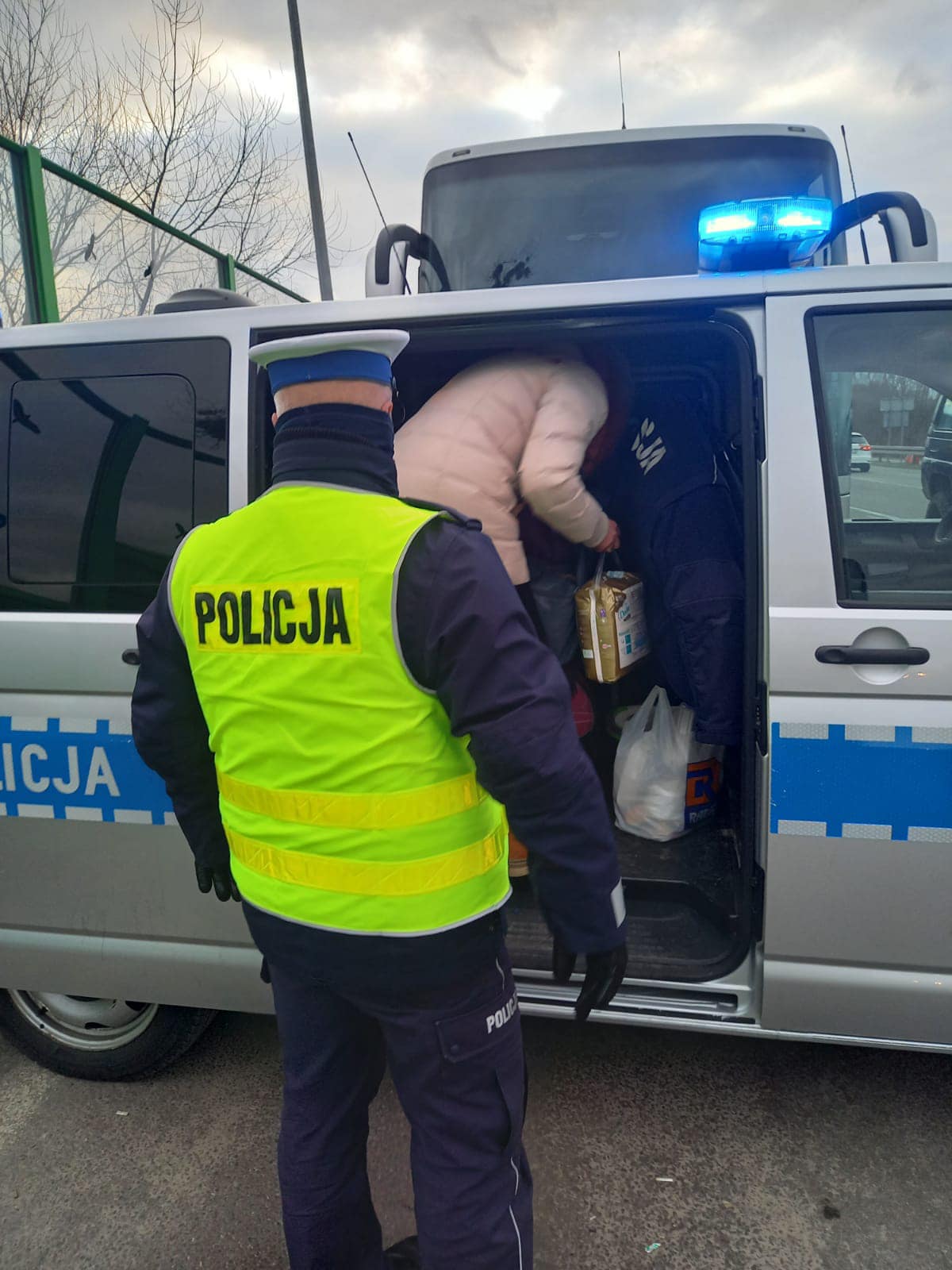Uciekała przed wojną do Polski. Na granicy urodziła dziecko (zdjęcia)