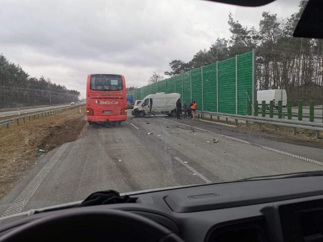 Wypadek na trasie Lublin – Warszawa. Jeden pas zablokowany (zdjęcia)