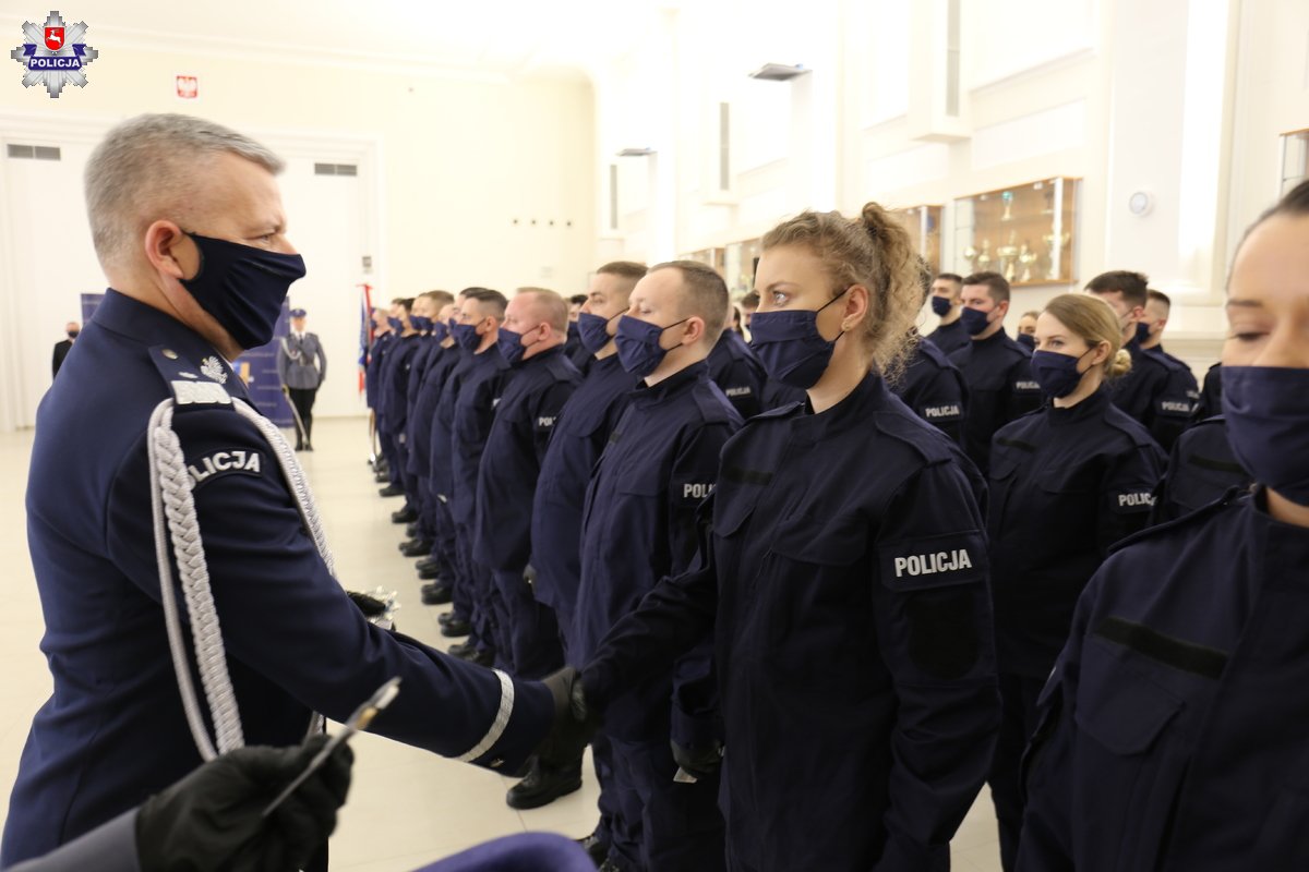 W szeregi lubelskiej Policji wstąpiło 57 nowych funkcjonariuszy (wideo, zdjęcia)