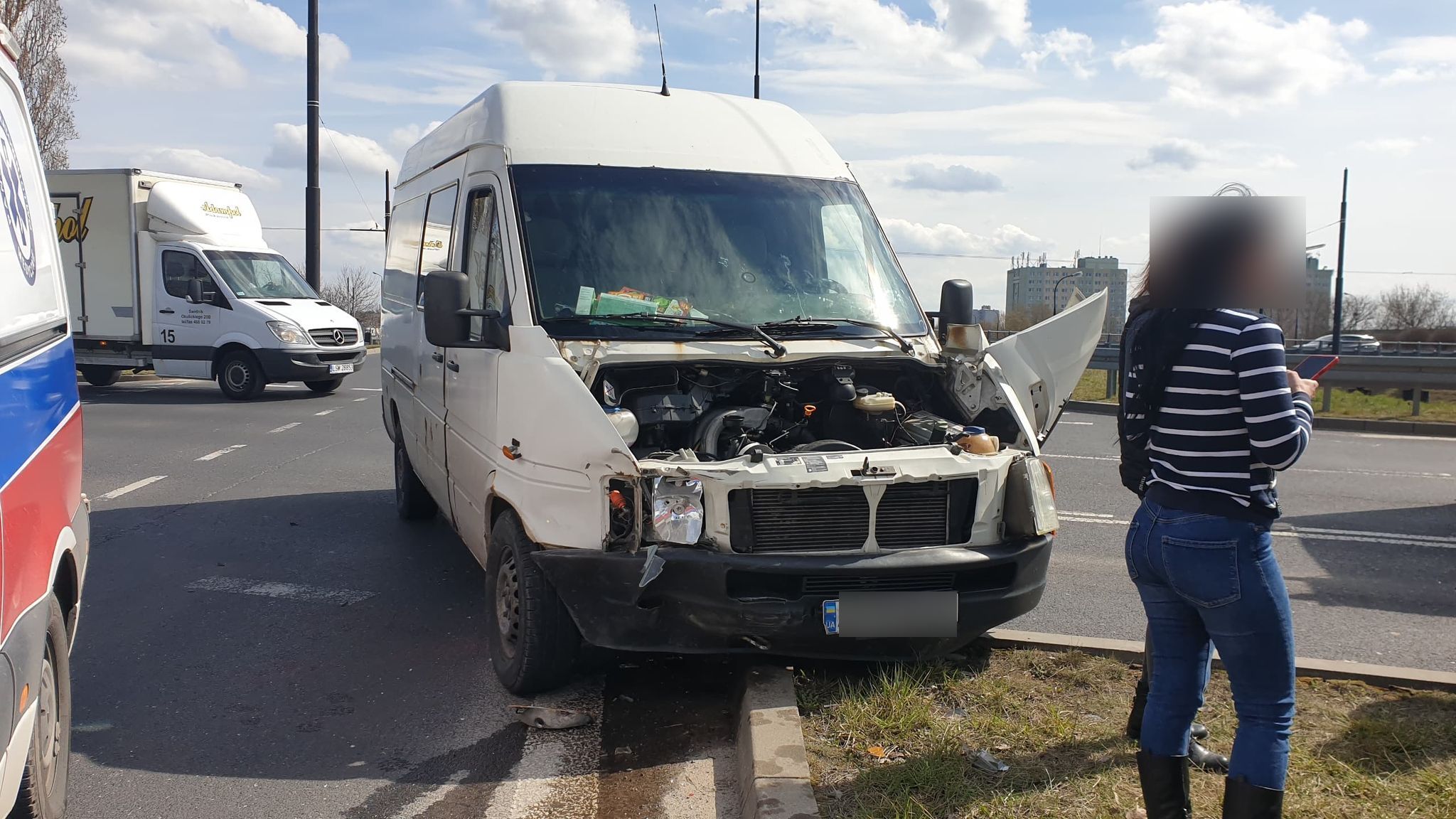 Dwa auta z Ukrainy zderzyły się na rondzie w Lublinie. Wszystko przez nawigację (zdjęcia)