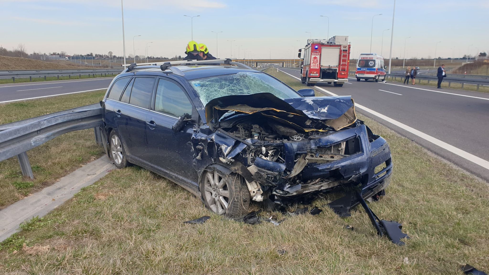 Groźny wypadek na ekspresówce koło Lublina. Jedna osoba była reanimowana (zdjęcia)