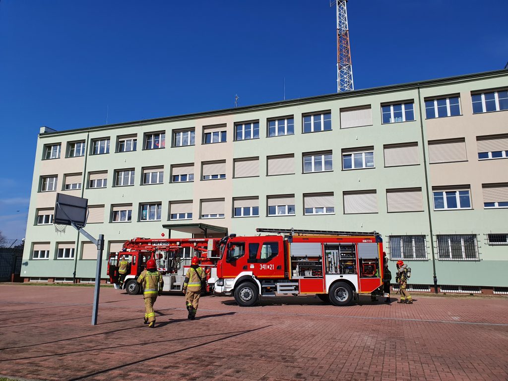 Strażacy ćwiczyli na terenie ośrodka dla cudzoziemców (zdjęcia)