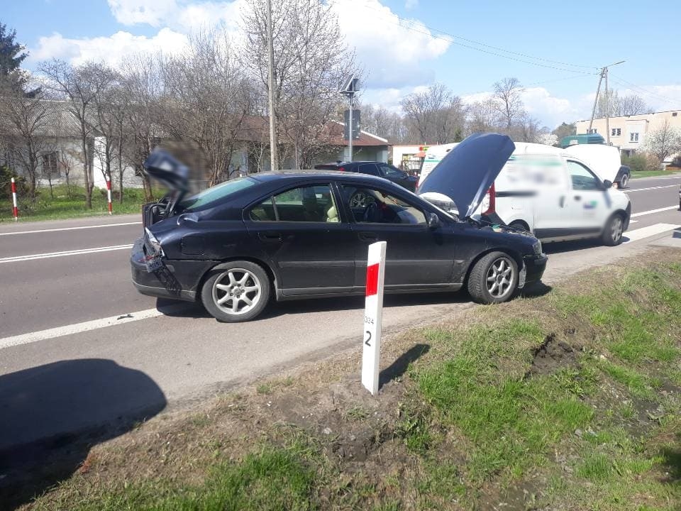 Zderzenie kilku pojazdów na trasie Lublin – Kraśnik. Wprowadzono ruch wahadłowy (zdjęcia, wideo)