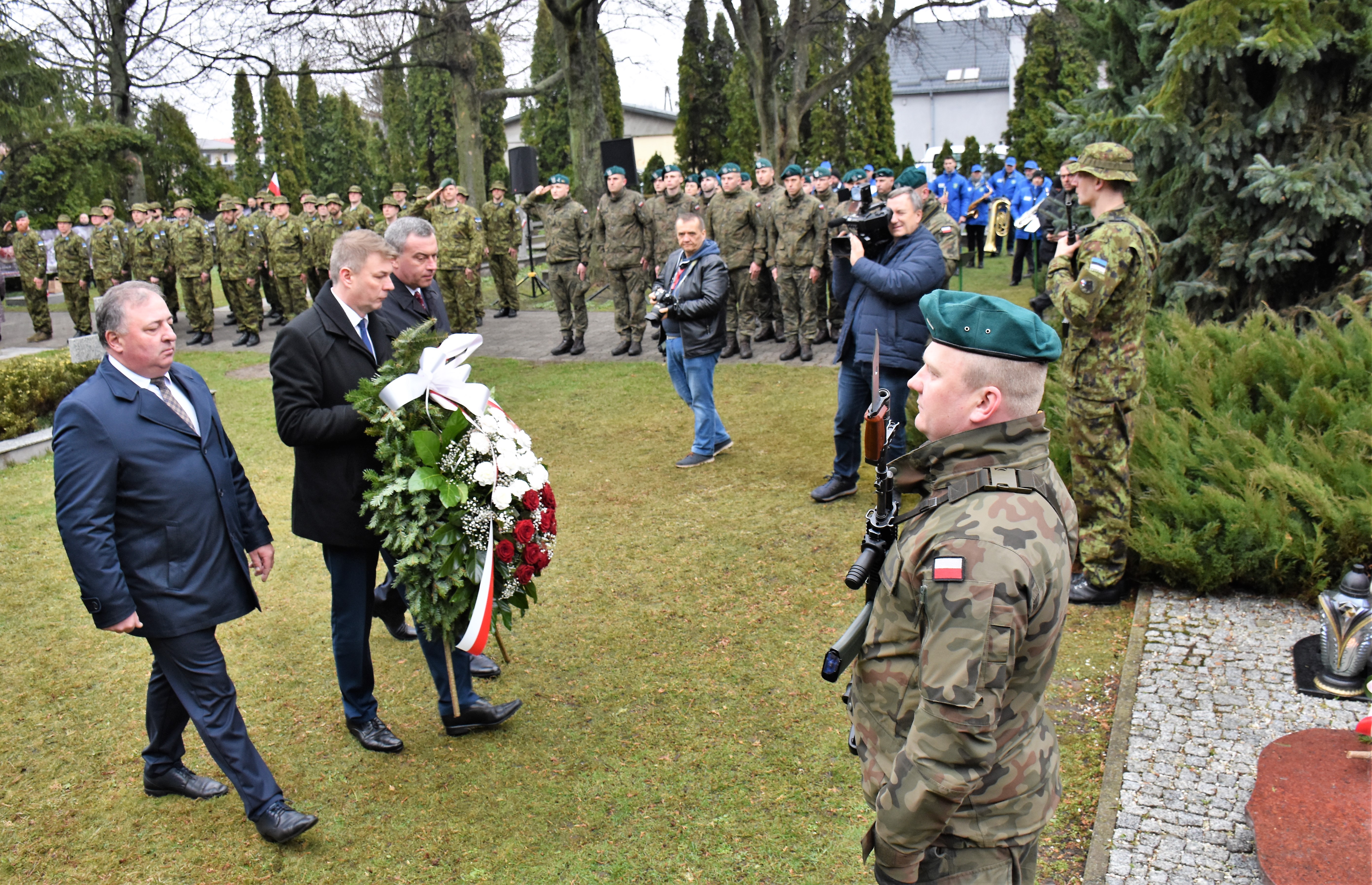 We Włodawie oddali hołd ofiarom zbrodni katyńskiej (zdjęcia)