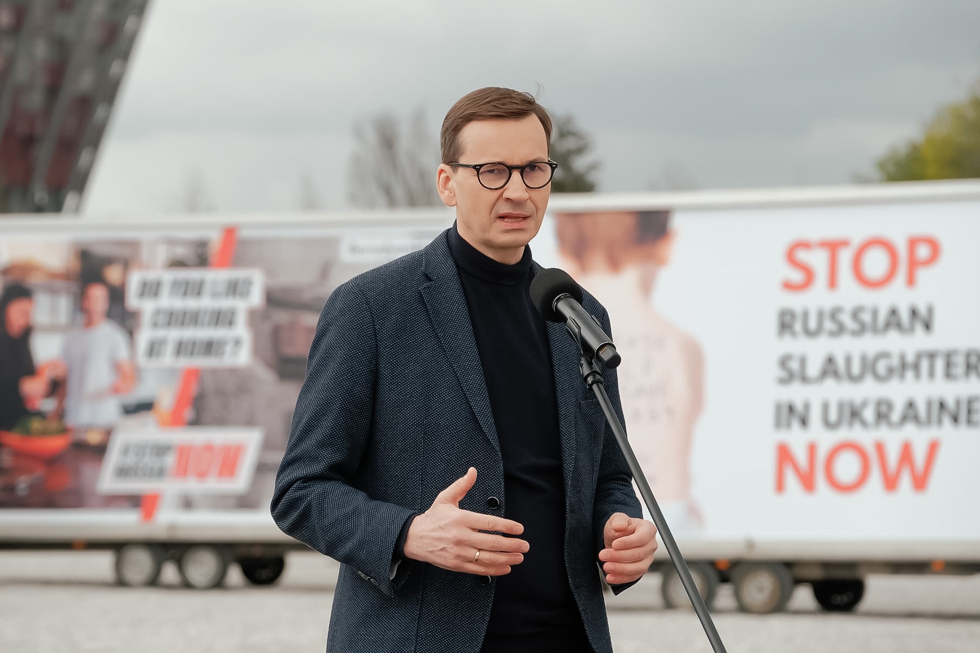 Mateusz Morawiecki: „Rozpoczynamy międzynarodową kampanię informacyjną #StopRussiaNow” (zdjęcia)