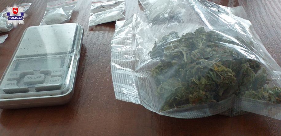 Marihuana i amfetamina w mieszkaniu 25-latki (zdjęcia)