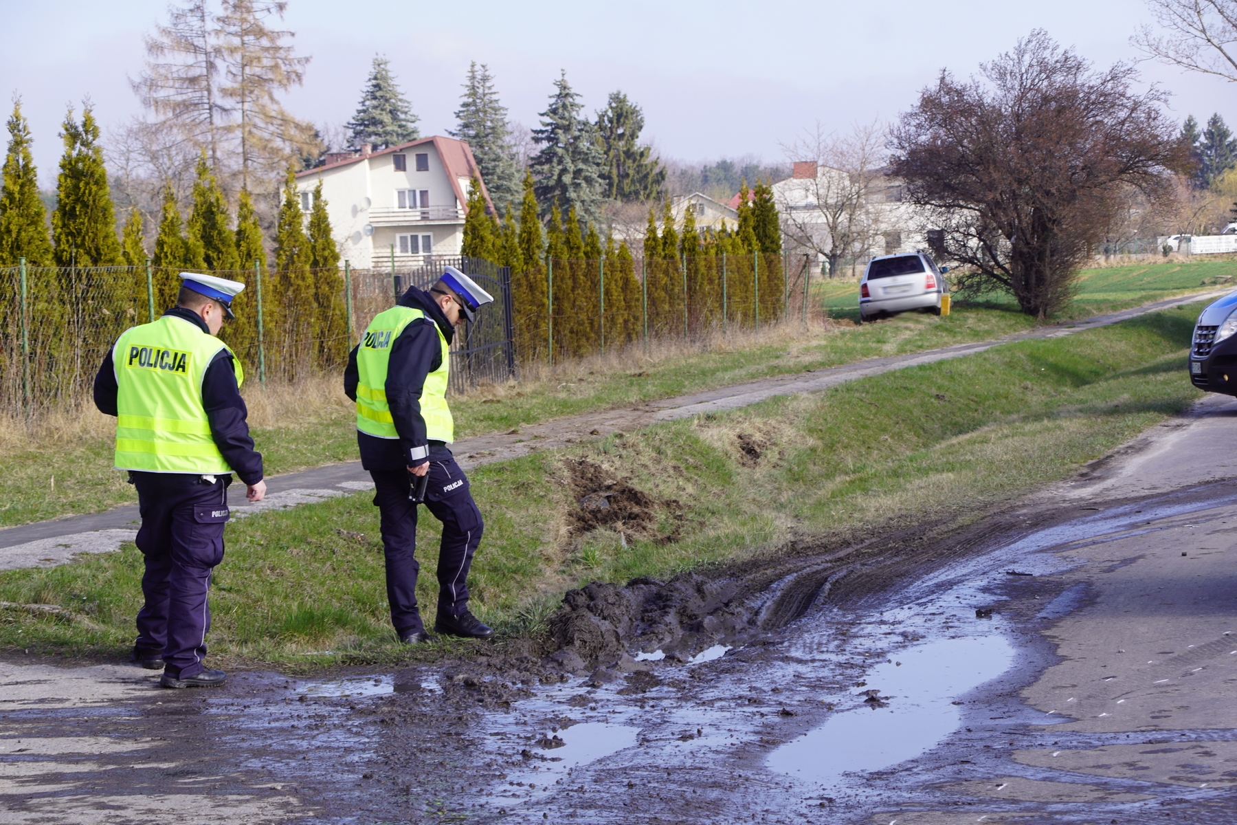 Zablokowana ulica Janowska po zderzeniu skody z fiatem (zdjęcia)