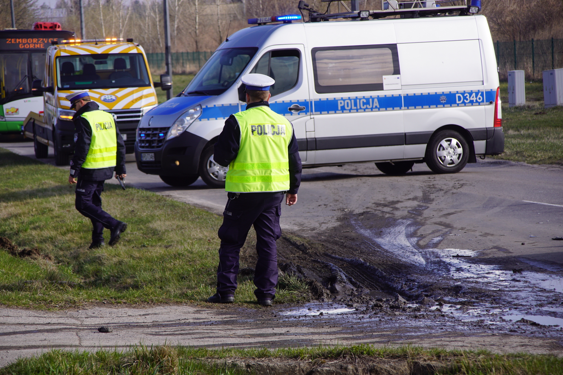 Zablokowana ulica Janowska po zderzeniu skody z fiatem (zdjęcia)