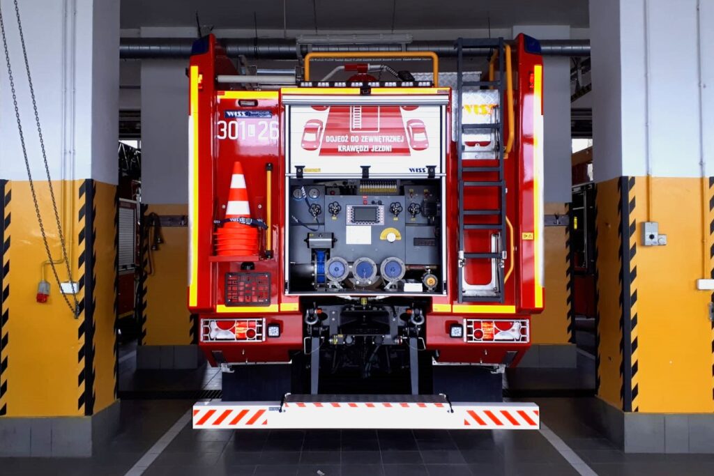 Lubelscy strażacy mają nowy pojazd gaśniczy (zdjęcia)