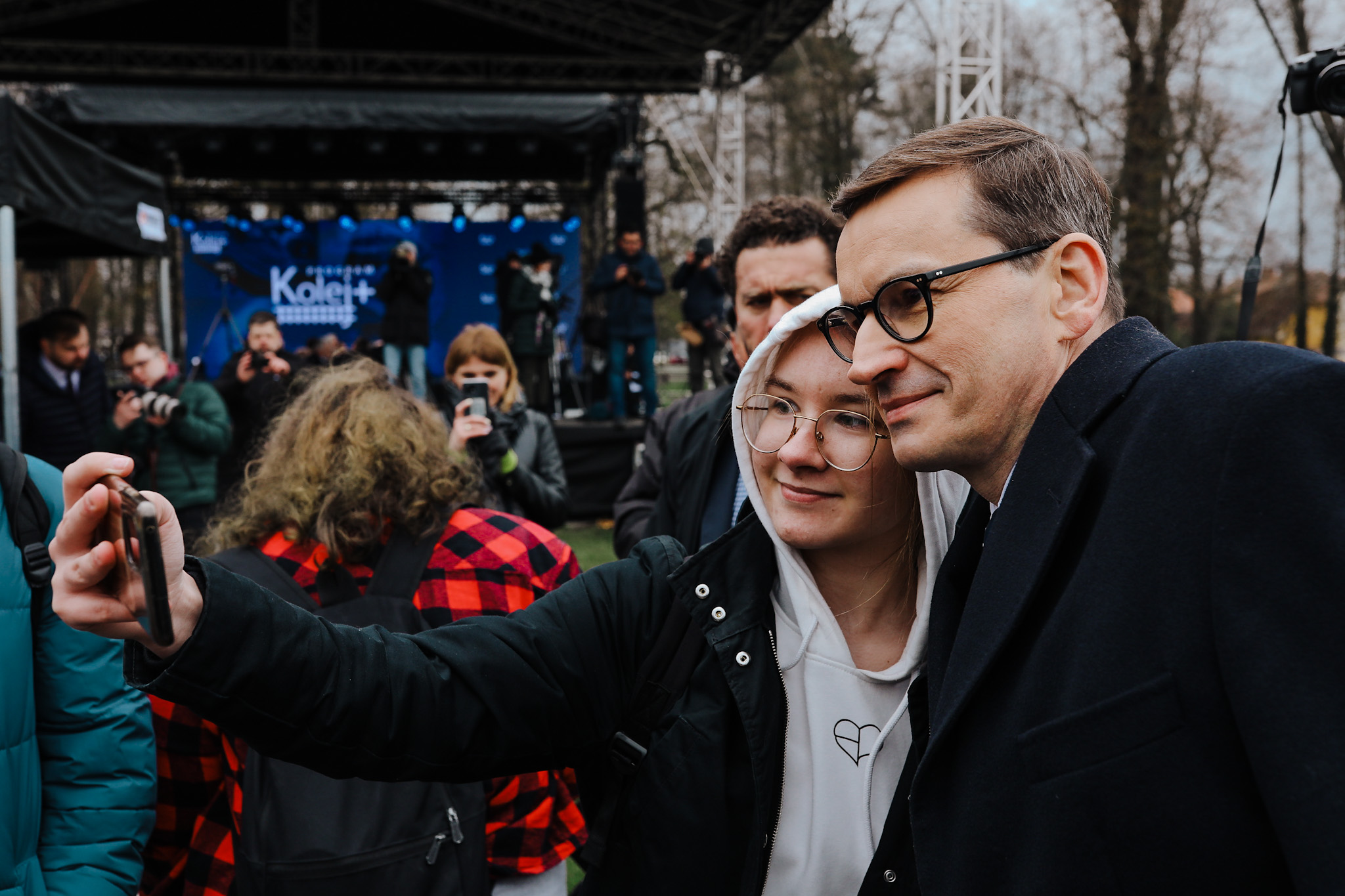 Premier Mateusz Morawiecki w Janowie Lubelskim. „Mamy uzdrowione finanse publiczne. Przeznaczamy te środki na to, co jest najbardziej potrzebne” (wideo, zdjęcia)