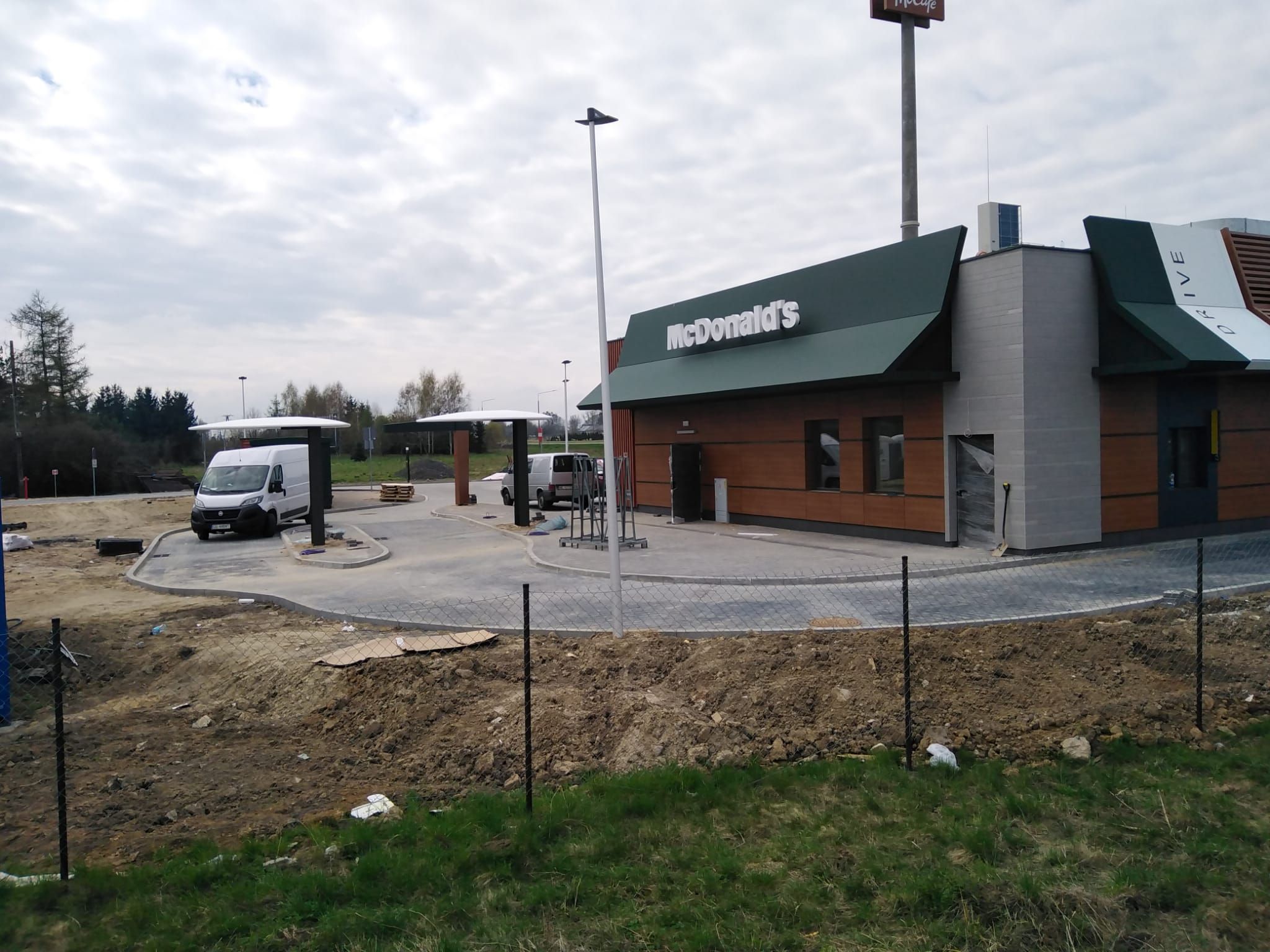 Już odliczają do otwarcia. Kolejny McDonald’s na Lubelszczyźnie prawie gotowy (zdjęcia)