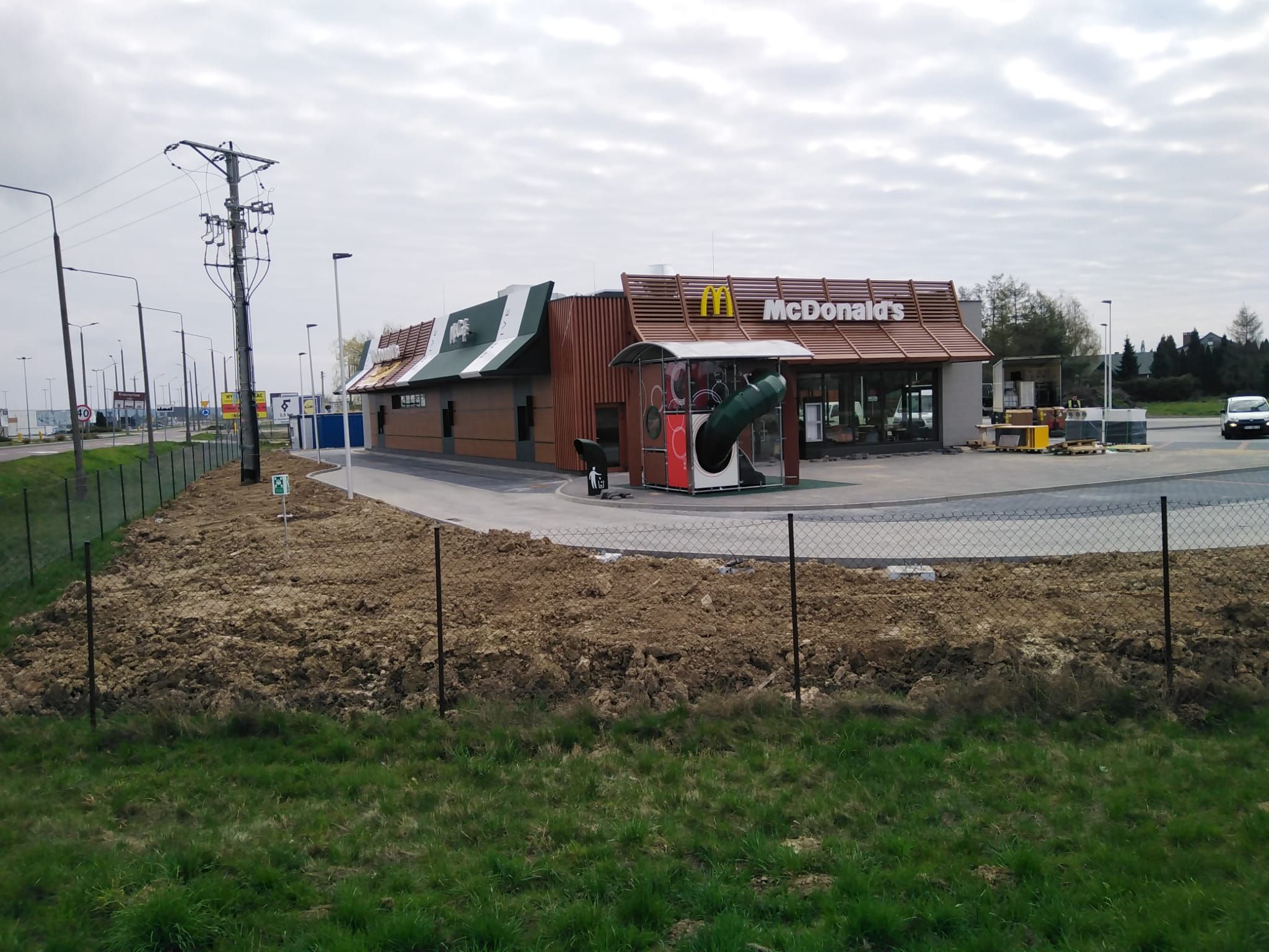 Już odliczają do otwarcia. Kolejny McDonald’s na Lubelszczyźnie prawie gotowy (zdjęcia)