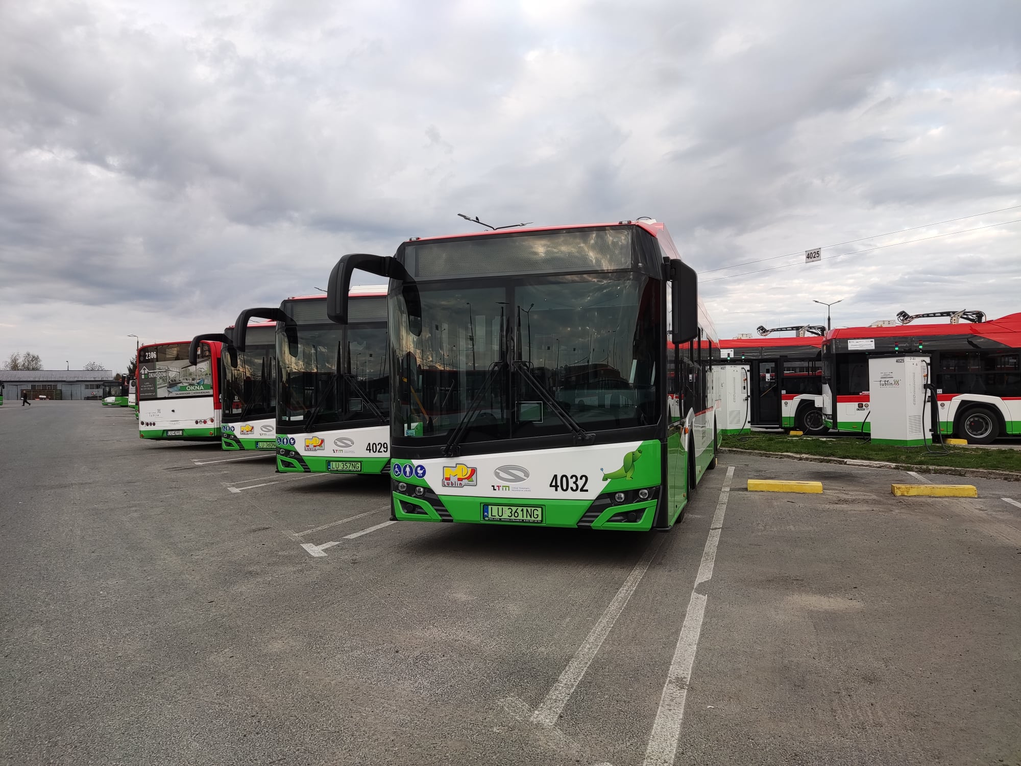Kolejne elektryczne autobusy wyjechały na ulice Lublina. Miasto czeka jeszcze na przegubowce (zdjęcia)