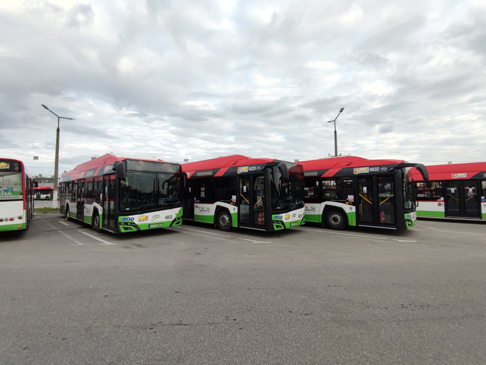 Kolejne elektryczne autobusy wyjechały na ulice Lublina. Miasto czeka jeszcze na przegubowce (zdjęcia)