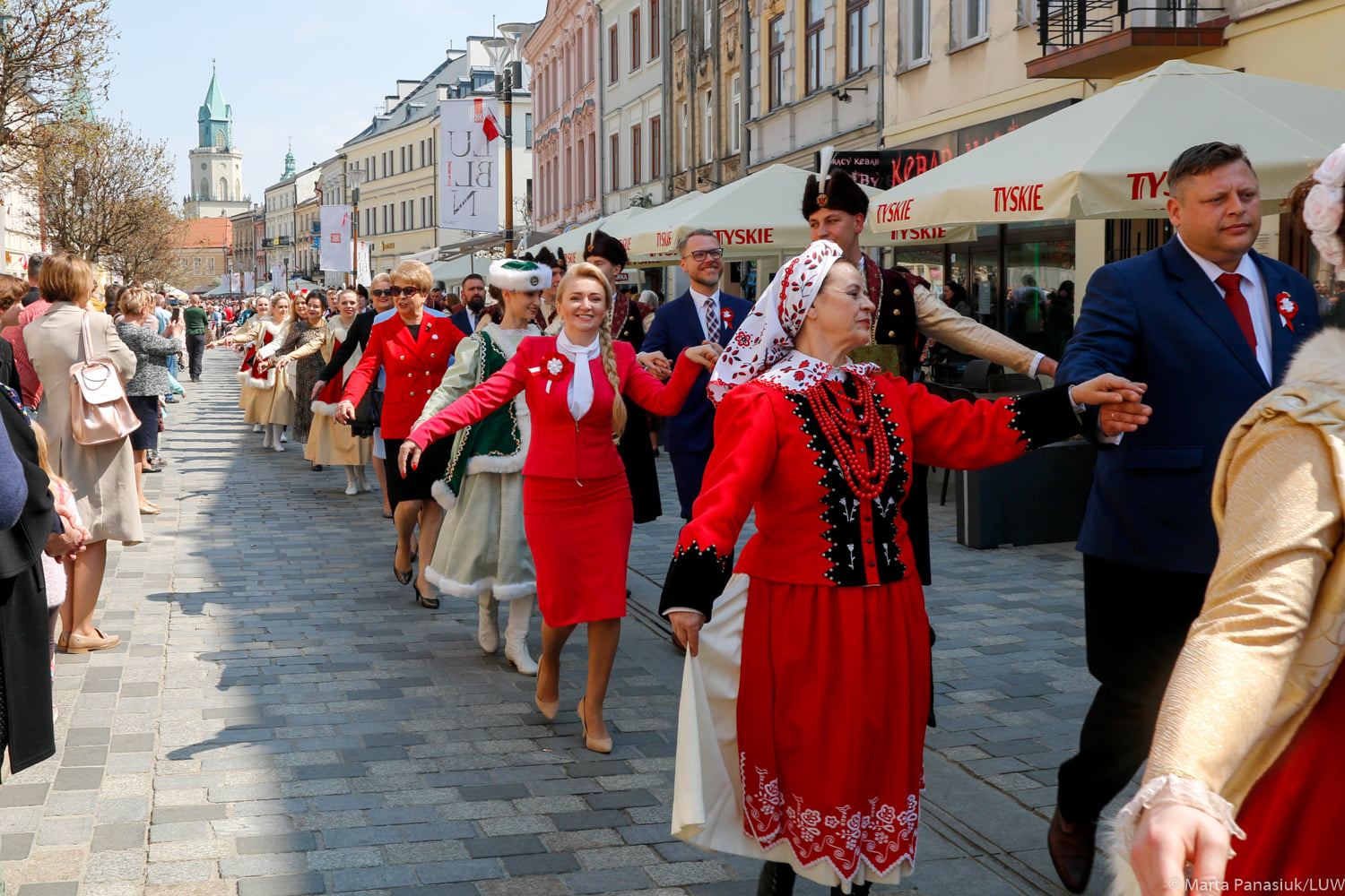 Na lubelskim deptaku zatańczyli poloneza. Był też koncert „Tańce narodowe i regionalne” (zdjęcia)